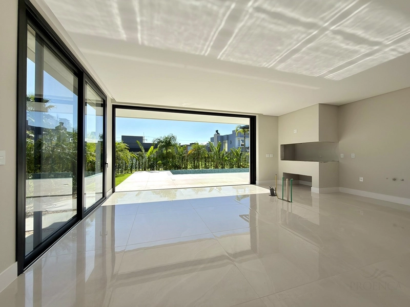 SOBRADO NEOCLÁSSICO À VENDA! 5 SUÍTES • ACESSO À LAGOA • 401 M²: 7ª foto da galeria de imagens do imóvel