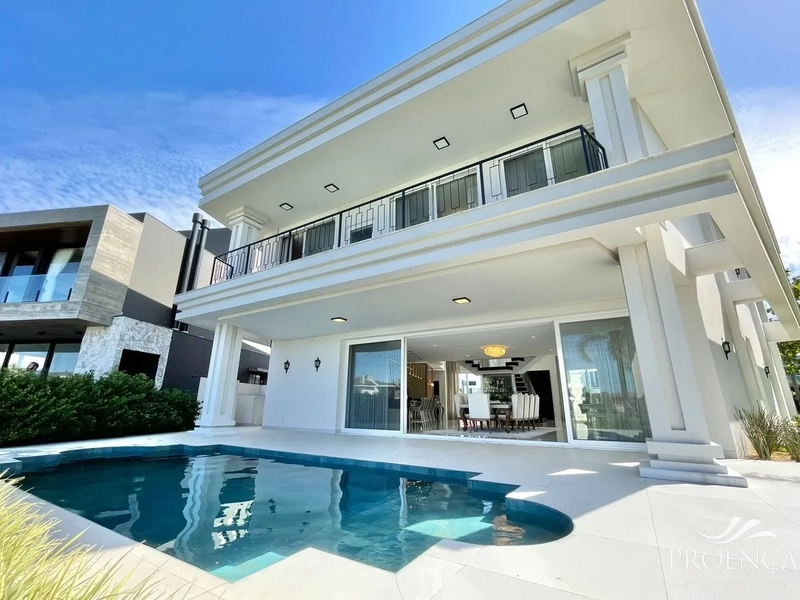 Mansão Beira Lago 5 suítes, 521m² Fachada contemporânea.: 21ª foto da galeria de imagens do imóvel