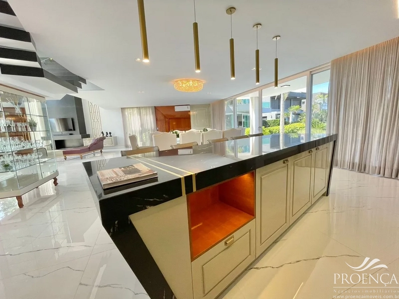 Mansão Beira Lago 5 suítes, 521m² Fachada contemporânea.: 8ª foto da galeria de imagens do imóvel