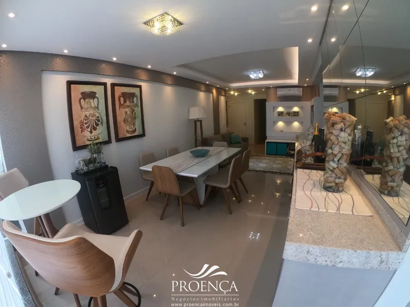 Apartamento 3 dormitórios junto a Praça Tiaraju e ao Mar: 1ª foto da galeria de imagens do imóvel