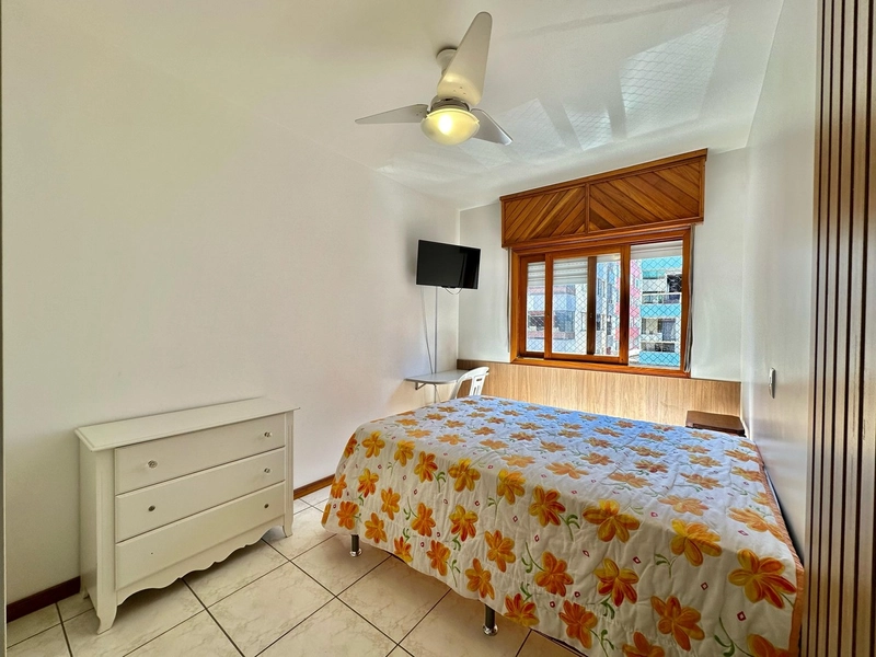 Apartamento de frente junto a Praça do Mini Golf: 3ª foto da galeria de imagens do imóvel