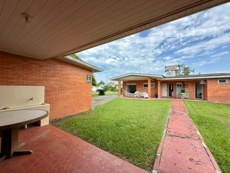 CASA EM ATLÂNTIDA COM DOIS TERRENOS: 5ª foto da galeria de imagens do imóvel