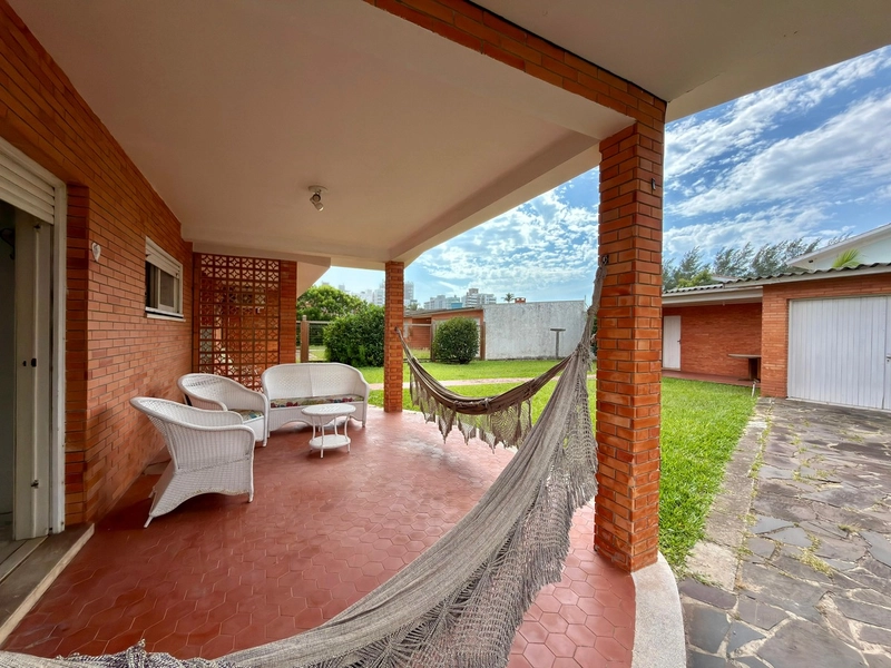 CASA EM ATLÂNTIDA COM DOIS TERRENOS: 4ª foto da galeria de imagens do imóvel