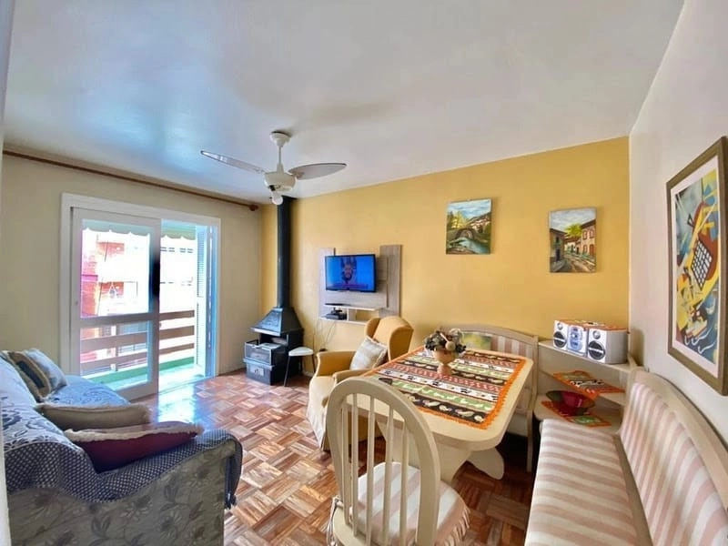 Apartamento de 2 dormitórios com dependência: 2ª foto da galeria de imagens do imóvel