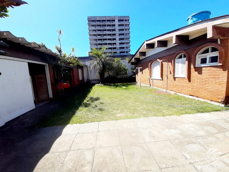 Casa de 4 dormitórios, sendo 1  nos fundos, amplo terreno 14x30.: 6ª foto da galeria de imagens do imóvel