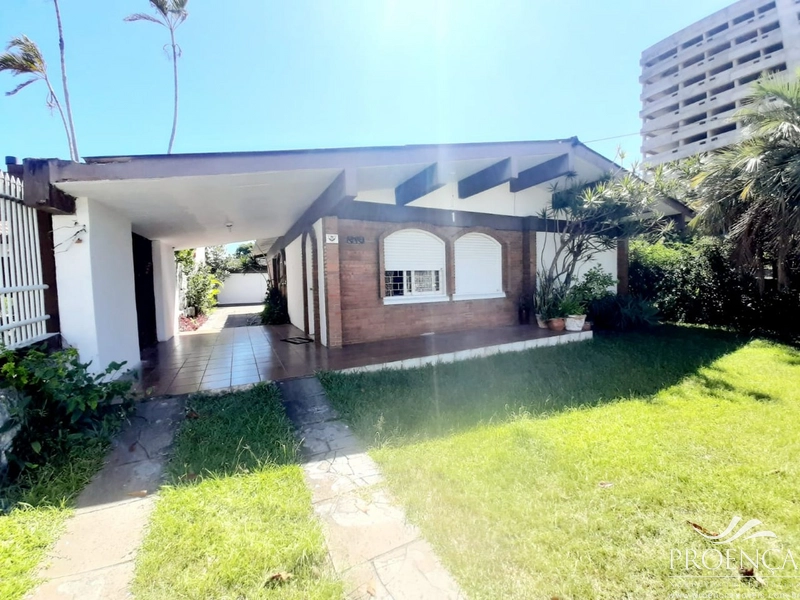 Casa de 4 dormitórios, sendo 1  nos fundos, amplo terreno 14x30.: 5ª foto da galeria de imagens do imóvel