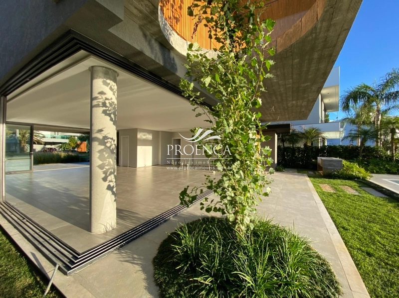 Casa Punta Beira Lago, 4 suítes + dependência, 356m².: 6ª foto da galeria de imagens do imóvel