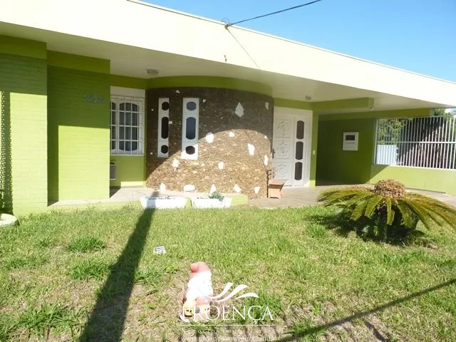 Casa 3 dormitórios, no Centro de Capão da Canoa: 1ª foto da galeria de imagens do imóvel