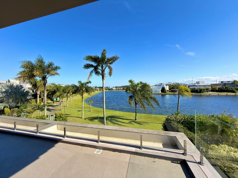 SOBRADO À VENDA EM ATLÂNTIDA! BEIRA-LAGO • 4 SUÍTES • 823 M² DE TERRENO: 62ª foto da galeria de imagens do imóvel