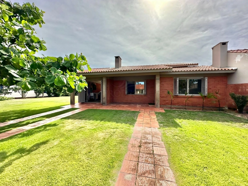 CASA COM PISCINA EM XANGRI-LÁ!!: 6ª foto da galeria de imagens do imóvel