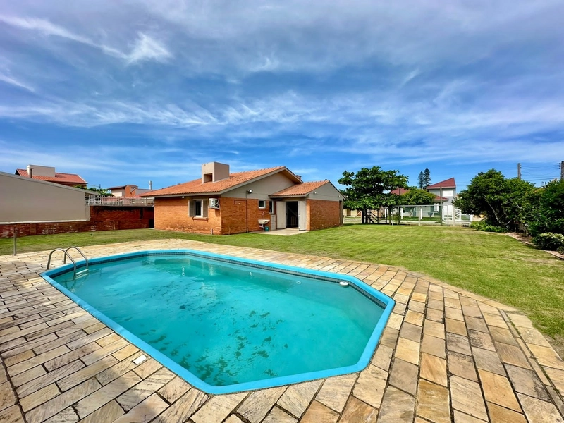 CASA COM PISCINA EM XANGRI-LÁ!!: 5ª foto da galeria de imagens do imóvel
