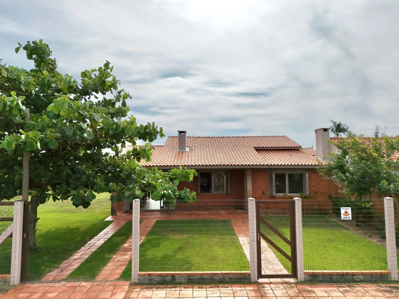 CASA COM PISCINA EM XANGRI-LÁ!!: 2ª foto da galeria de imagens do imóvel