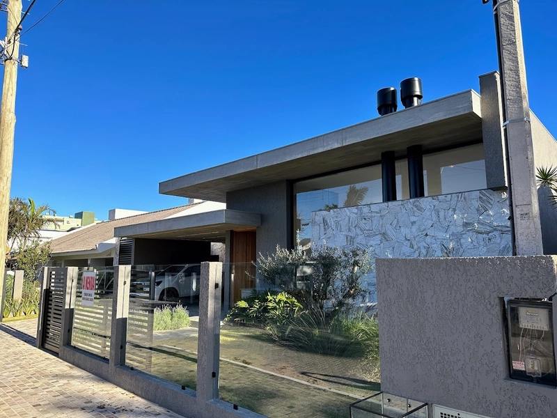 CASA EM ATLÂNTIDA COM 04 SUÍTES,  ALTO PATRÃO.: 2ª foto da galeria de imagens do imóvel