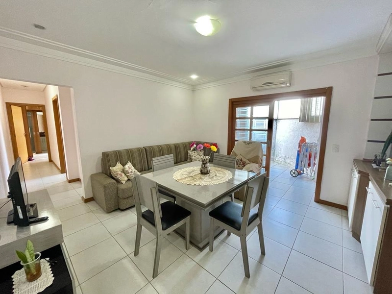 Apartamento com 02 dormitórios no centro de Capão da Canoa.: 21ª foto da galeria de imagens do imóvel
