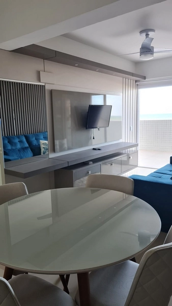 Apartamento Mobiliado com Terraço Apenas a 1 Quadra do Mar: 8ª foto da galeria de imagens do imóvel