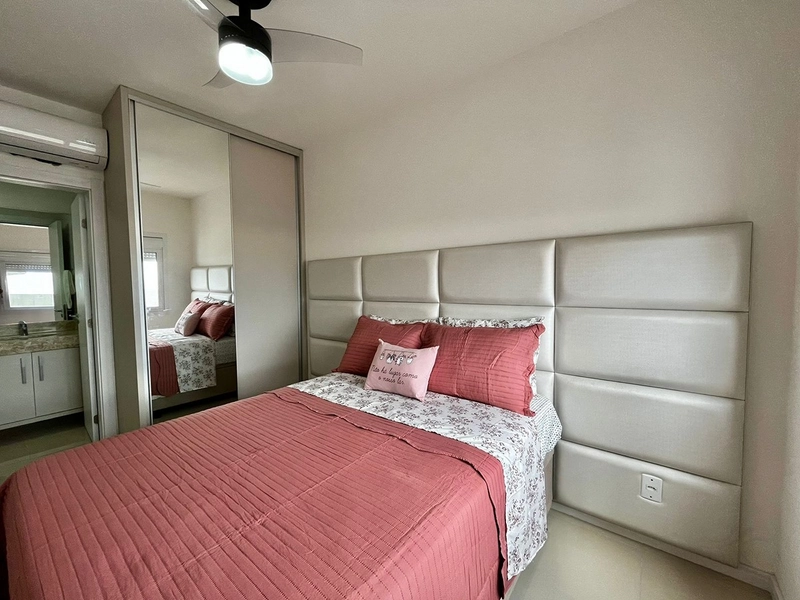 Apartamento Mobiliado com Terraço Apenas a 1 Quadra do Mar: 5ª foto da galeria de imagens do imóvel