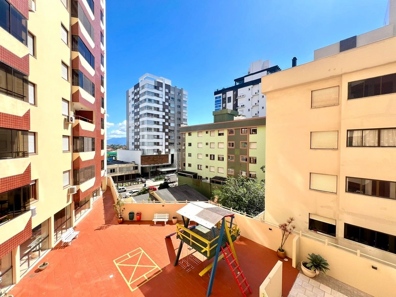 Duplex com 02 dormitórios, Mobiliado, sacada em L a 03 quadras do mar: 19ª foto da galeria de imagens do imóvel