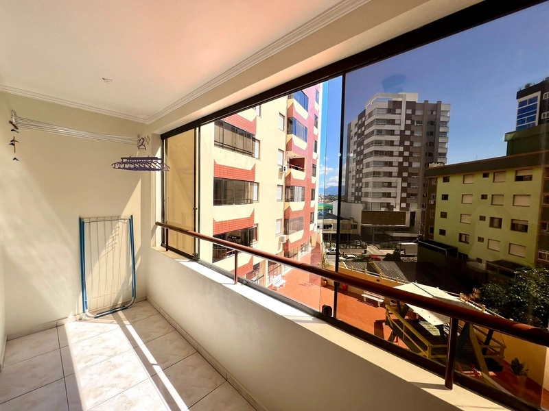 Duplex com 02 dormitórios, Mobiliado, sacada em L a 03 quadras do mar: 15ª foto da galeria de imagens do imóvel