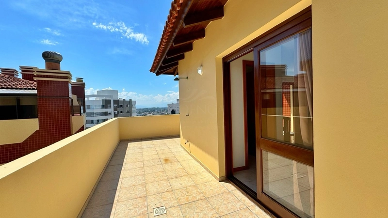 Duplex com 02 dormitórios, Mobiliado, sacada em L a 03 quadras do mar: 27ª foto da galeria de imagens do imóvel