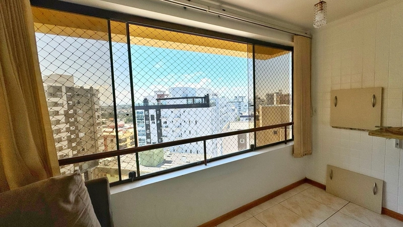 Duplex com 02 dormitórios, Mobiliado, sacada em L a 03 quadras do mar: 30ª foto da galeria de imagens do imóvel