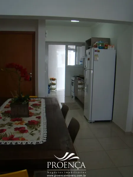 Apartamento de frente, 2 dormitórios sendo 1 suíte.: 3ª foto da galeria de imagens do imóvel