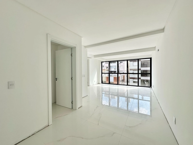 Apartamento de três dormitórios sendo um suíte. Centro/ Capão da canoa: 1ª foto da galeria de imagens do imóvel