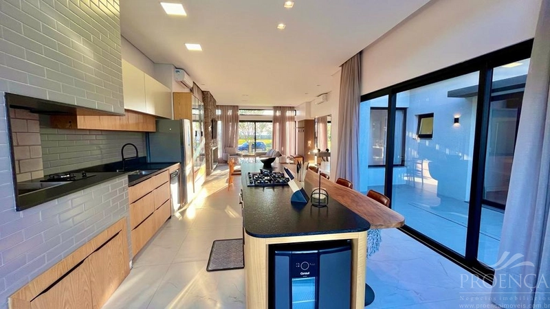 Casa em Condomínio em XANGRI-LÁ com 4 suítes - Riviera: 18ª foto da galeria de imagens do imóvel