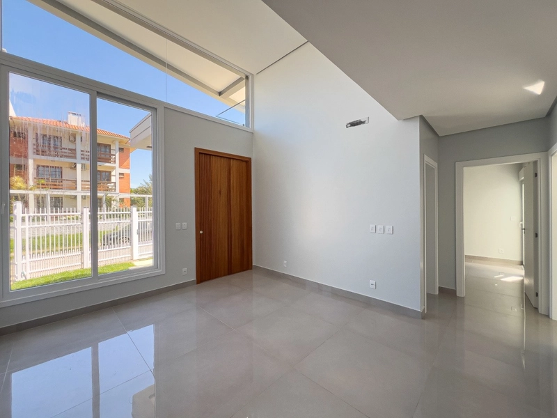 Casa nova em zona nobre de Capão !: 3ª foto da galeria de imagens do imóvel