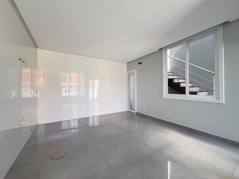 Casa nova em zona nobre de Capão !: 7ª foto da galeria de imagens do imóvel