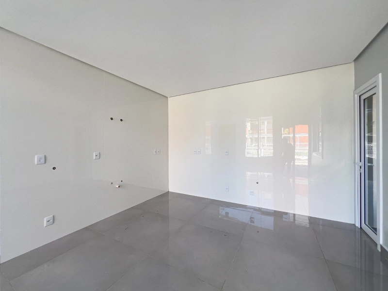 Casa nova em zona nobre de Capão !: 9ª foto da galeria de imagens do imóvel