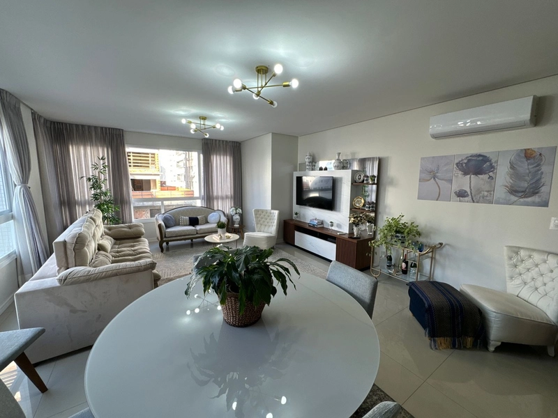 Apartamento 3 dormitórios, Prédio imponente de esquina, mobiliado !: 1ª foto da galeria de imagens do imóvel
