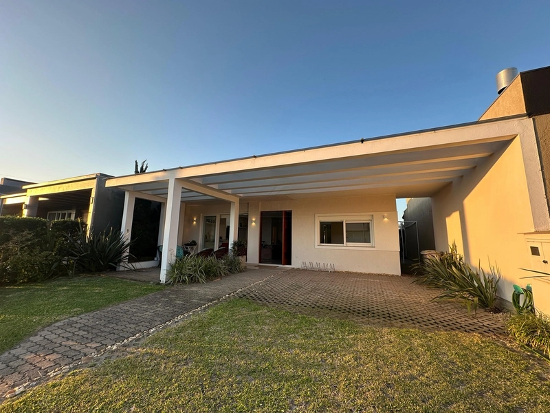 Excelente Casa térrea à venda no Condomínio Riveira Xangri-lá: 2ª foto da galeria de imagens do imóvel