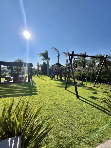 CASA TÉRREA EM REGIÃO NOBRE DE XANGRI-LÁ!: 4ª foto da galeria de imagens do imóvel