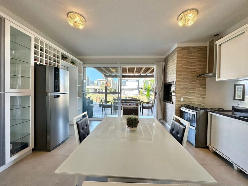 Casa térrea 4 suítes Beira Lago- Cond Capão Ilhas - Capão da Canoa: 3ª foto da galeria de imagens do imóvel