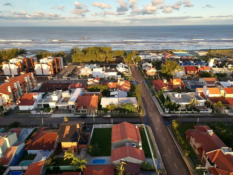 Casa 3 Dormitórios com suíte Com piscina  Capão Novo: 8ª foto da galeria de imagens do imóvel