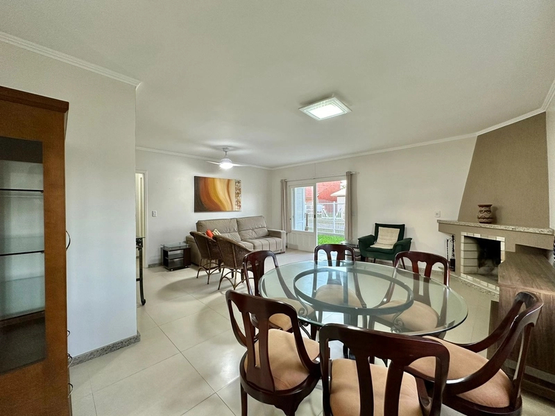Casa 3 Dormitórios com suíte Com piscina  Capão Novo: 4ª foto da galeria de imagens do imóvel