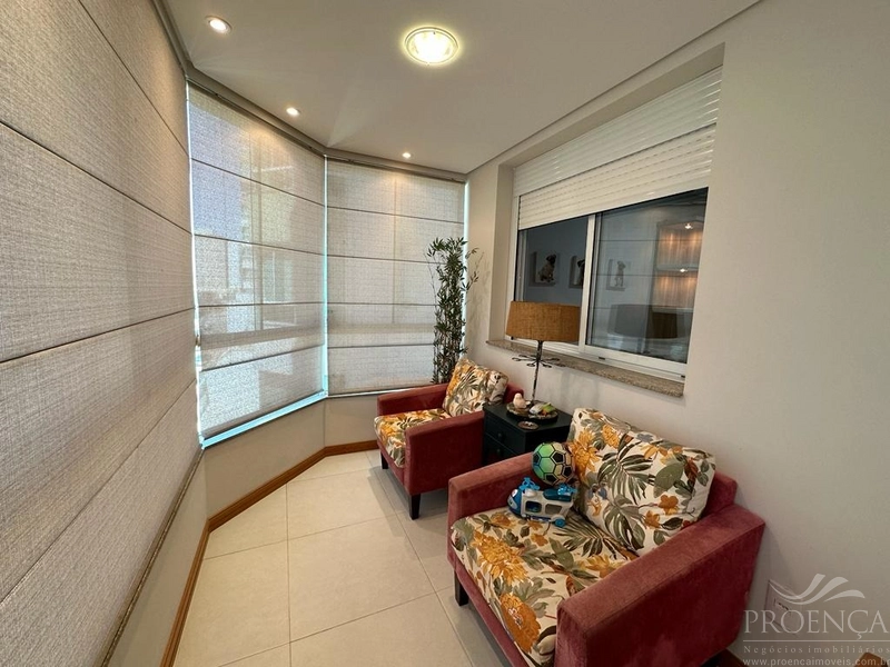 Apartamento com dois dormitórios, sacada de frente em Capão Da Canoa.: 3ª foto da galeria de imagens do imóvel