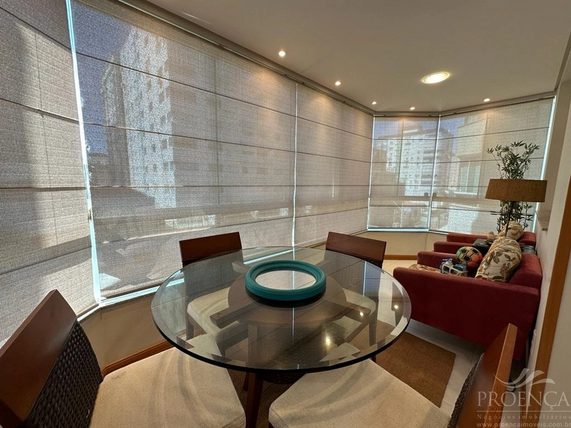 Apartamento com dois dormitórios, sacada de frente em Capão Da Canoa.: 6ª foto da galeria de imagens do imóvel