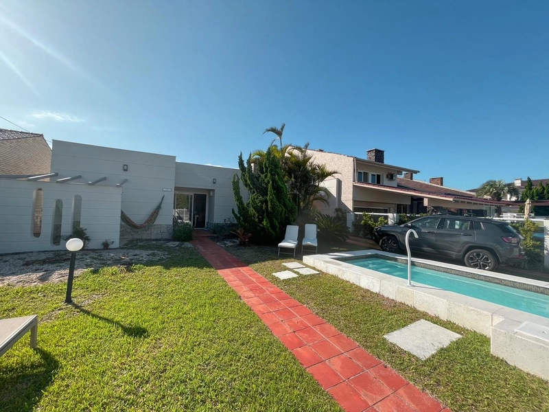 Casa com piscina na região do Caburé em Atlântida!: 8ª foto da galeria de imagens do imóvel