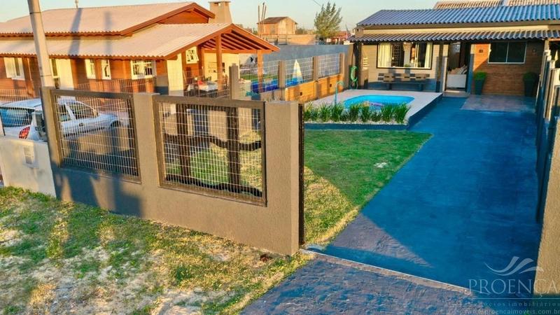 Casa 3 Dorm à venda em Capao da Canoa, Jardim Beira Mar: 1ª foto da galeria de imagens do imóvel