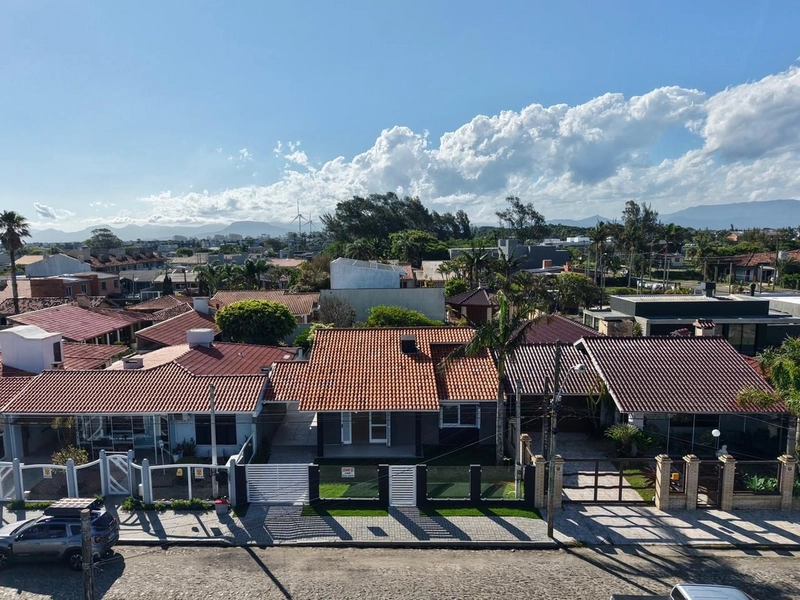 CASA TÉRREA NO CENTRO DE XANGRI-LÁ, FRENTE LESTE, DIVISA COM ATLÂNTIDA: 3ª foto da galeria de imagens do imóvel