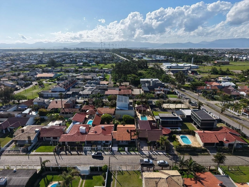CASA TÉRREA NO CENTRO DE XANGRI-LÁ, FRENTE LESTE, DIVISA COM ATLÂNTIDA: 6ª foto da galeria de imagens do imóvel