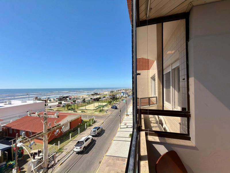 Apartamento Beira Mar 2 dormitório 50m do mar Capão da Canoa Centro: 2ª foto da galeria de imagens do imóvel
