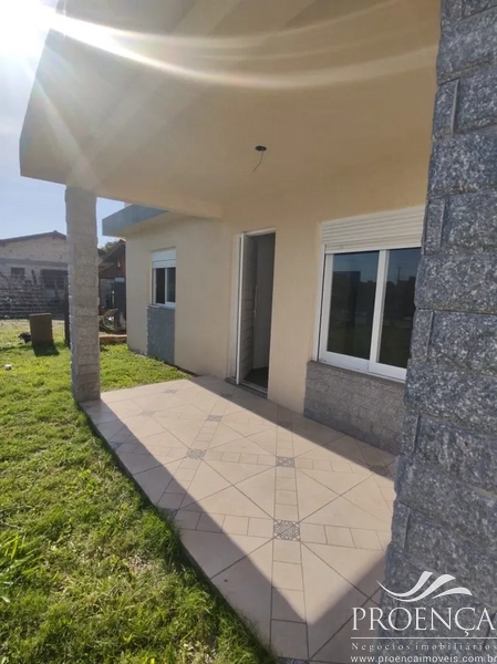 Casa com 2 dormitórios próximo ao mar em Capão da Canoa: 3ª foto da galeria de imagens do imóvel