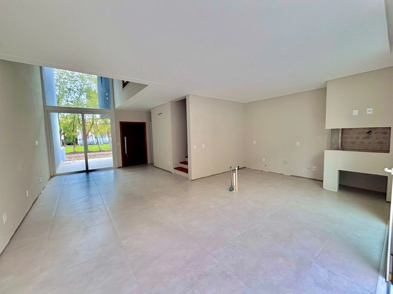 Sobrado novo em Xangrilá no Centro próximo ao mar: 3ª foto da galeria de imagens do imóvel