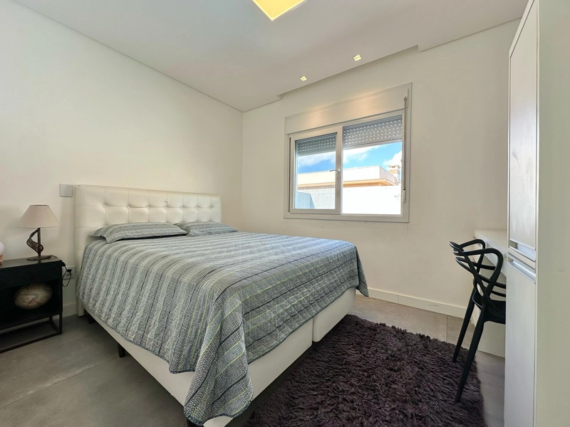 Casa 3 Dormitórios  com piscina: 23ª foto da galeria de imagens do imóvel
