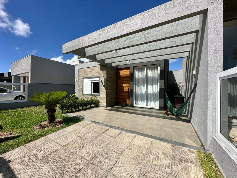 Casa 3 Dormitórios  com piscina: 2ª foto da galeria de imagens do imóvel