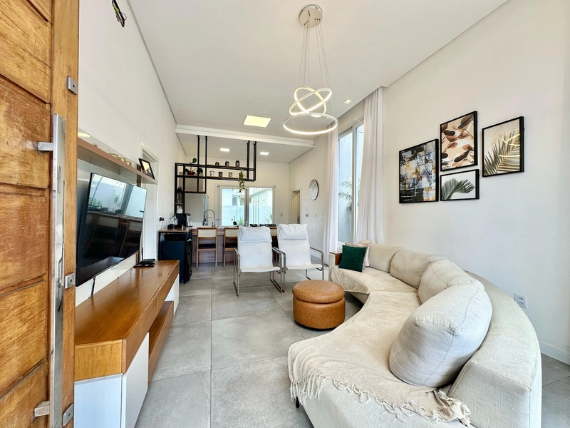 Casa 3 Dormitórios  com piscina: 24ª foto da galeria de imagens do imóvel