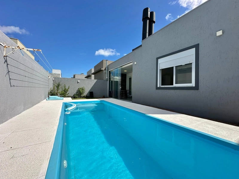 Casa 3 Dormitórios  com piscina: 22ª foto da galeria de imagens do imóvel