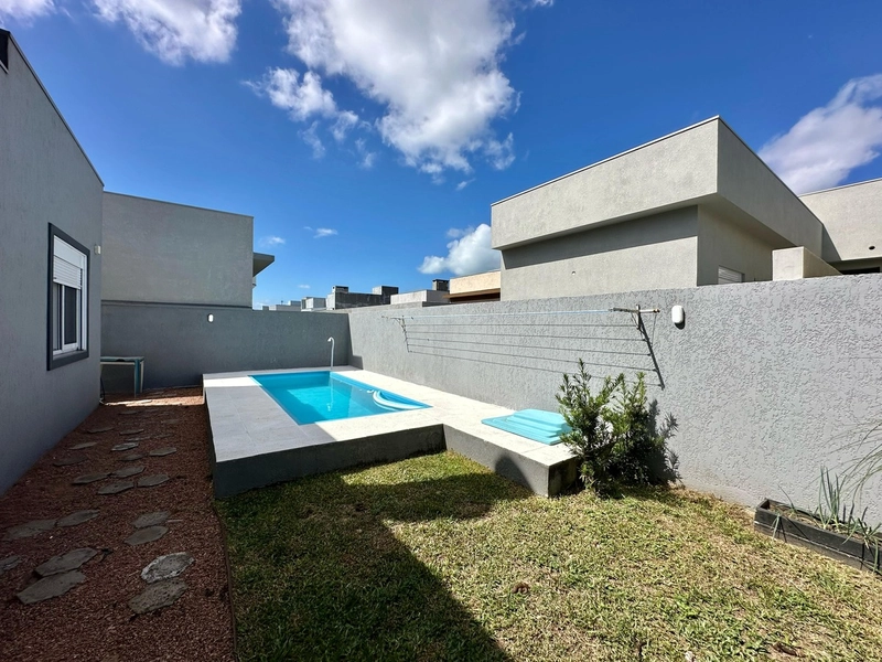 Casa 3 Dormitórios  com piscina: 11ª foto da galeria de imagens do imóvel
